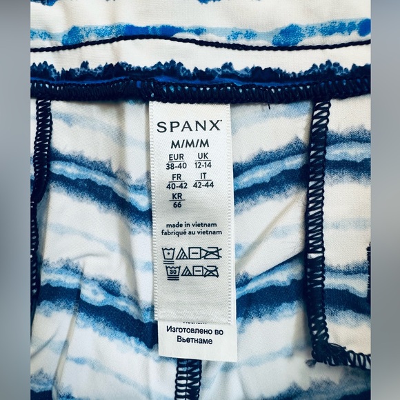 Spanx 4” Painted Stripe Sunshine Shorts New - Picture 6 of 8